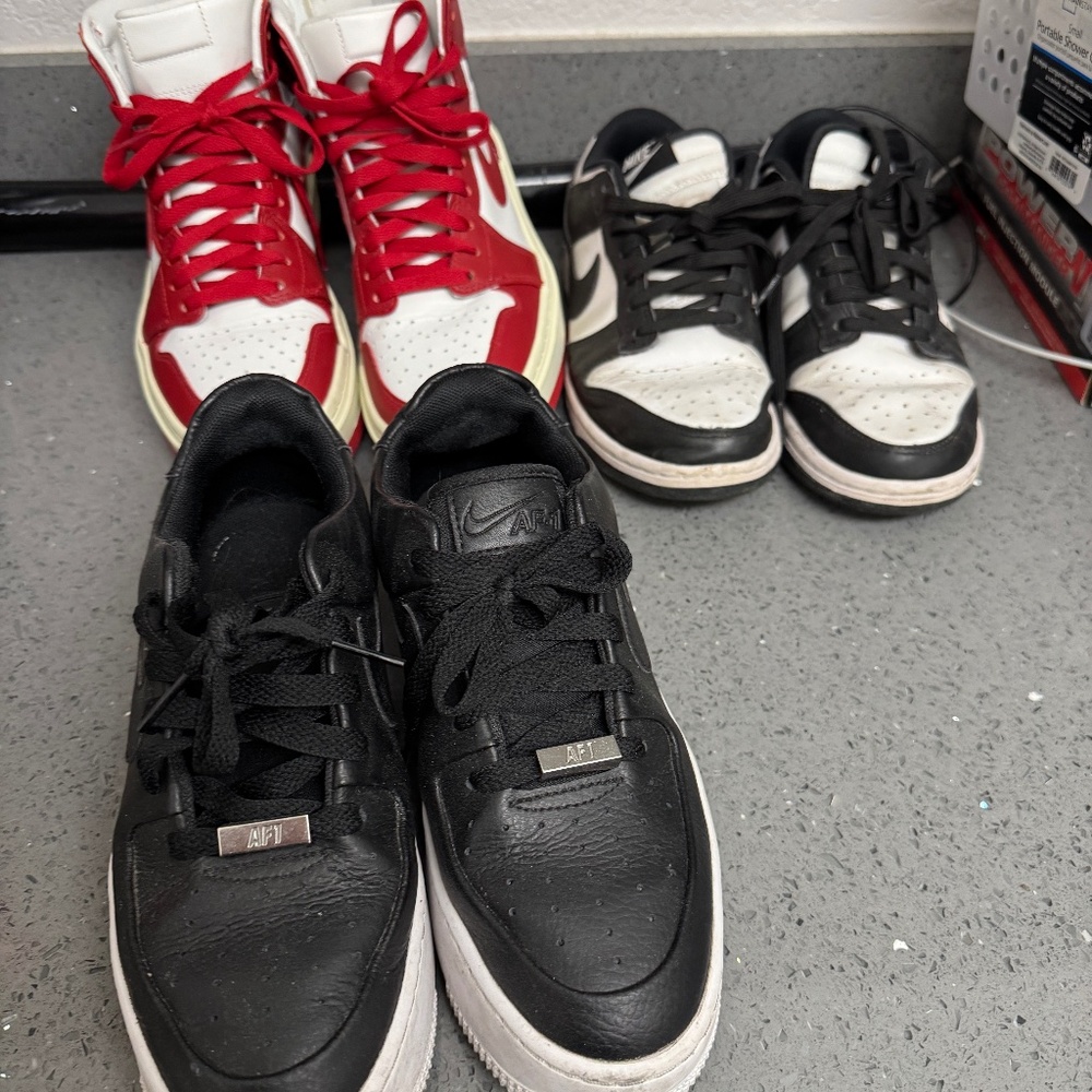 3 pairs of Nike